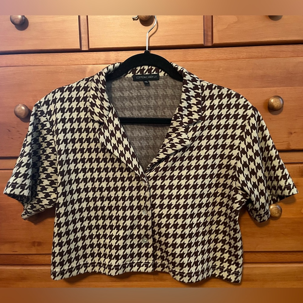 Cotton Candy LA Short Sleeve Button Down Crop Top Blouse/Jacket Brown sizeMedium